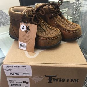 Twister shoes for baby size 5 new with tags